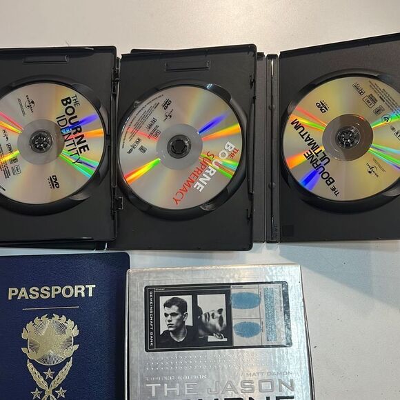 Jason Bourne collection and pulp fiction DVD - Picture 2 of 5